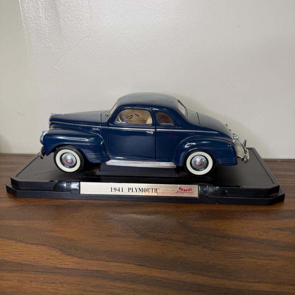 Vintage 1941 Plymouth Deluxe Coupe Die Cast Car Model 1:18 Scale